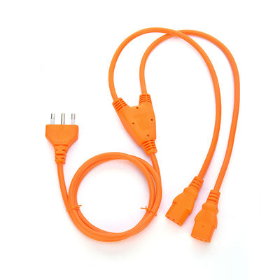 IMQ gecertificeerd Computer Power Cord Y Splitter 3pins Plug met 2 Way C13 Plug Socket WIFI GEEN Aarding Standaard Aarding