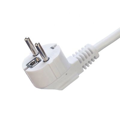 Eu-strip met 4 uitlaatstripjes, nominale stroom 10/16A, kabel voor de bescherming tegen hoge spanning H05VV-F 3x1,5 mm2