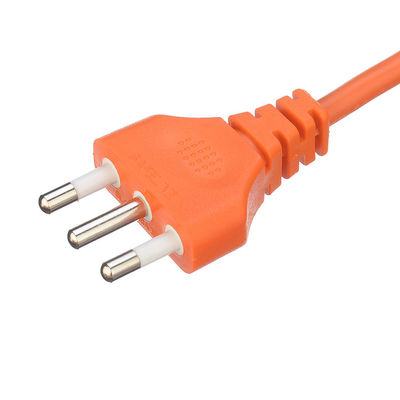 IMQ gecertificeerd Computer Power Cord Y Splitter 3pins Plug met 2 Way C13 Plug Socket WIFI GEEN Aarding Standaard Aarding