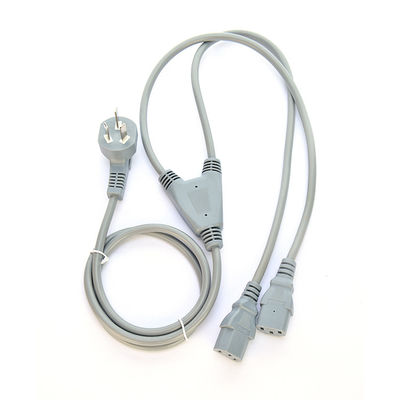 Commerciële kwaliteit CCC-gecertificeerd computerstroomkabel Y Splitter 3C Plug met 2 Way C13 Plug Socket 16a 3pin