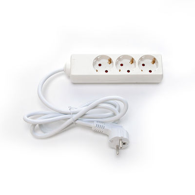 Witte 220V Euro Power Strip Overschrijdingsbeschermer voor software reengineering 3 stopcontacten 6ft stroomkabel en op maat gemaakte ondersteuning