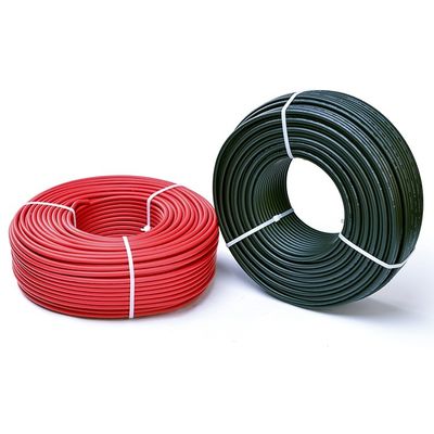 1x4mm2 XLPE Halogeenvrije zonne-DC-stroomkabel voor fotovoltaïsche panelen TUV goedgekeurd Klasse 5 Flexibel geblokkeerd koper Lengte 100M/1 rol