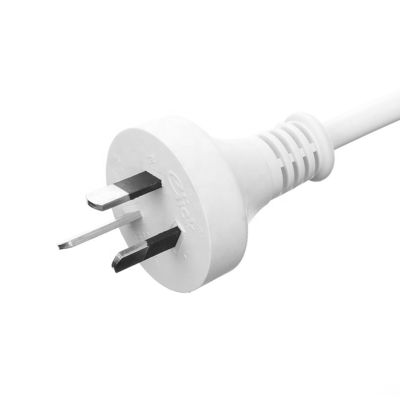 SAA 3 pin onherleidbaar aansluitbaar buitenshuis vakantieverlengkabel met H05VV-F 3x0.75MM2 kabel en IEC 60227 mannelijk eindtype