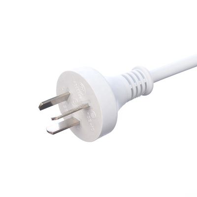 SAA 3 pin onherleidbaar aansluitbaar buitenshuis vakantieverlengkabel met H05VV-F 3x0.75MM2 kabel en IEC 60227 mannelijk eindtype